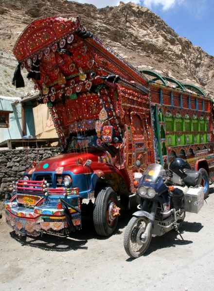 art on trucks in pakistan.JPG